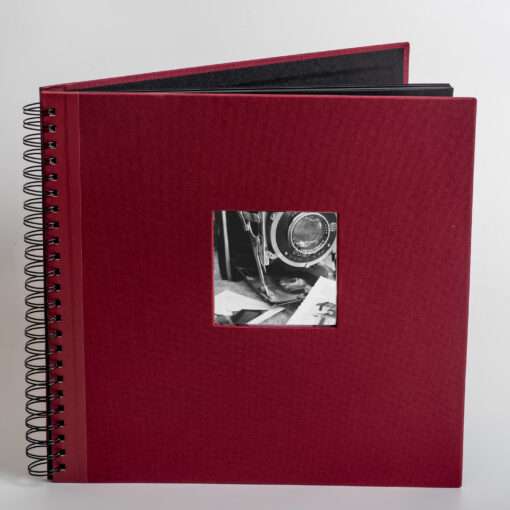 Bordeaux spiral ALBUM with 40 pages of black cardboard for pasting photos Dimensions: 31x31cm-Hoper.gr