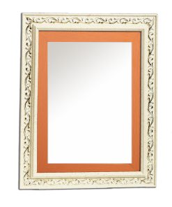 Καθρέπτης  ξύλινος τοίχου κάθετος  λευκό εκρού και πορτοκαλί με χρυσές λεπτομέρειες στα  σκαλίσματα σχέδιο K2022/3 & 29/11-Hoper.gr