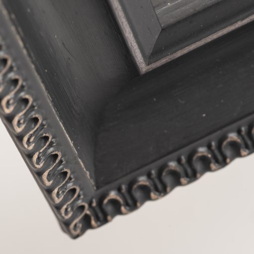 Κορνίζα ξύλινη τοίχου  χρώμα μαύρο  ματ  με σημάδια  παλαίωσης και σκάλισμα ανάγλυφο  , τζάμι Ματ (Κ3603/69)-Hoper.gr