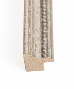 Κορνίζα ξύλινη τοίχου  χρώμα ασημί  & ασημί γραμμή  με σημάδια  παλαίωσης και σκάλισμα κόσμημα  , τζάμι Ματ (Κ6101/2)-Hoper.gr