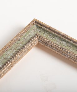 Κορνίζα ξύλινη τοίχου  χρώμα χρυσό & πράσινη λαδί γραμμή  με σημάδια  παλαίωσης και σκάλισμα κόσμημα  , τζάμι Ματ (Κ6101/38)-Hoper.gr